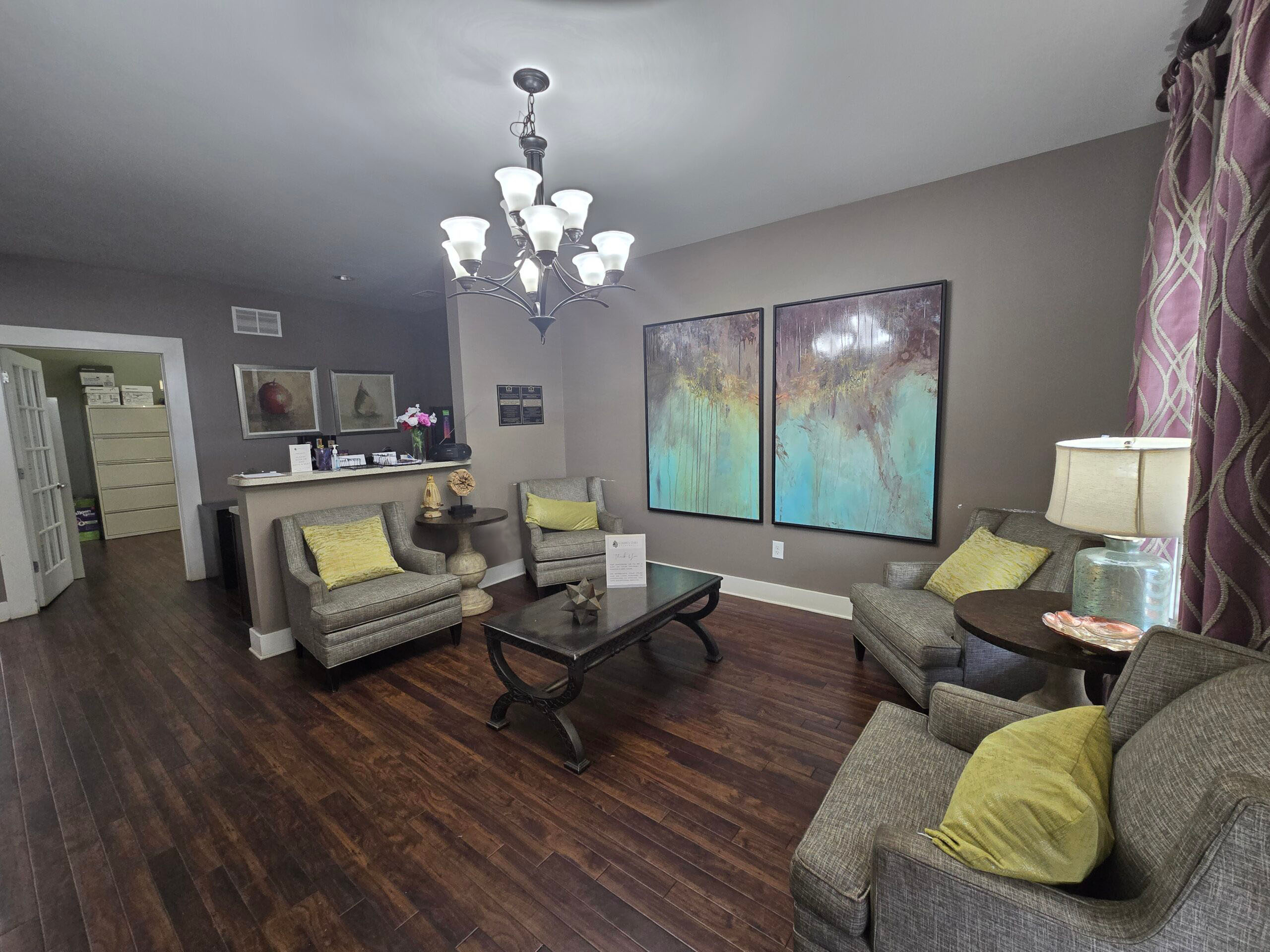 Country Oaks Lobby