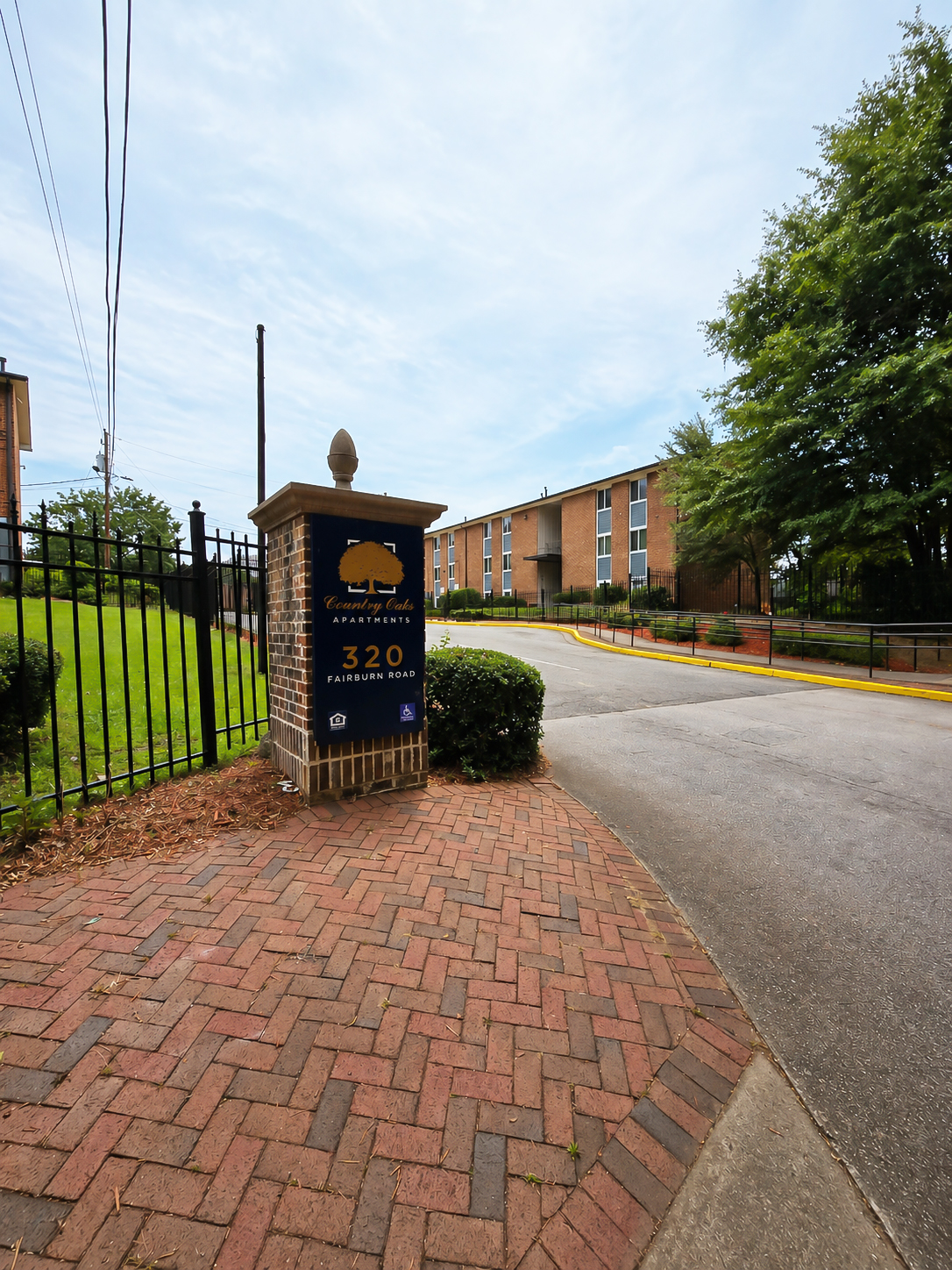 Belle Courts Apartments